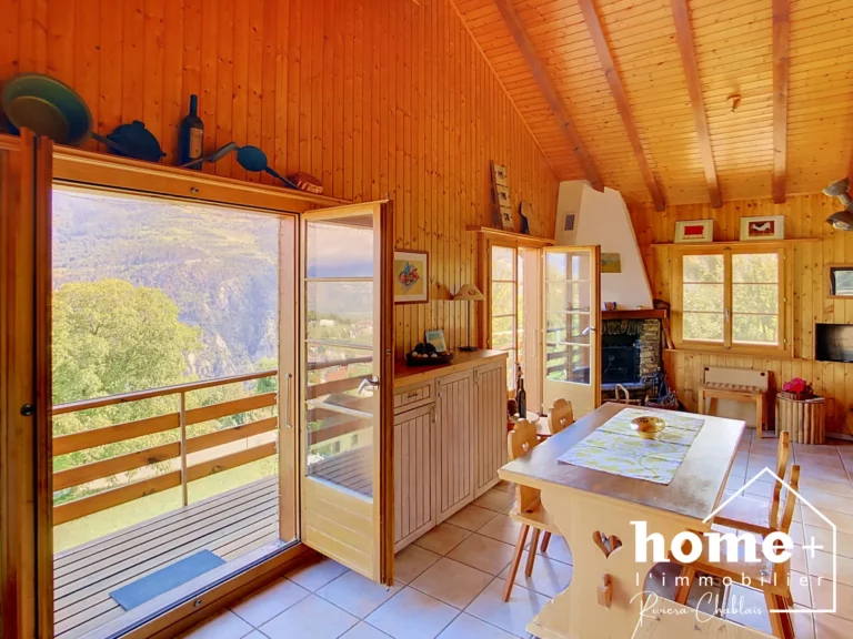 Magnifique chalet individuel de 4,5 pièces avec vue panoramique