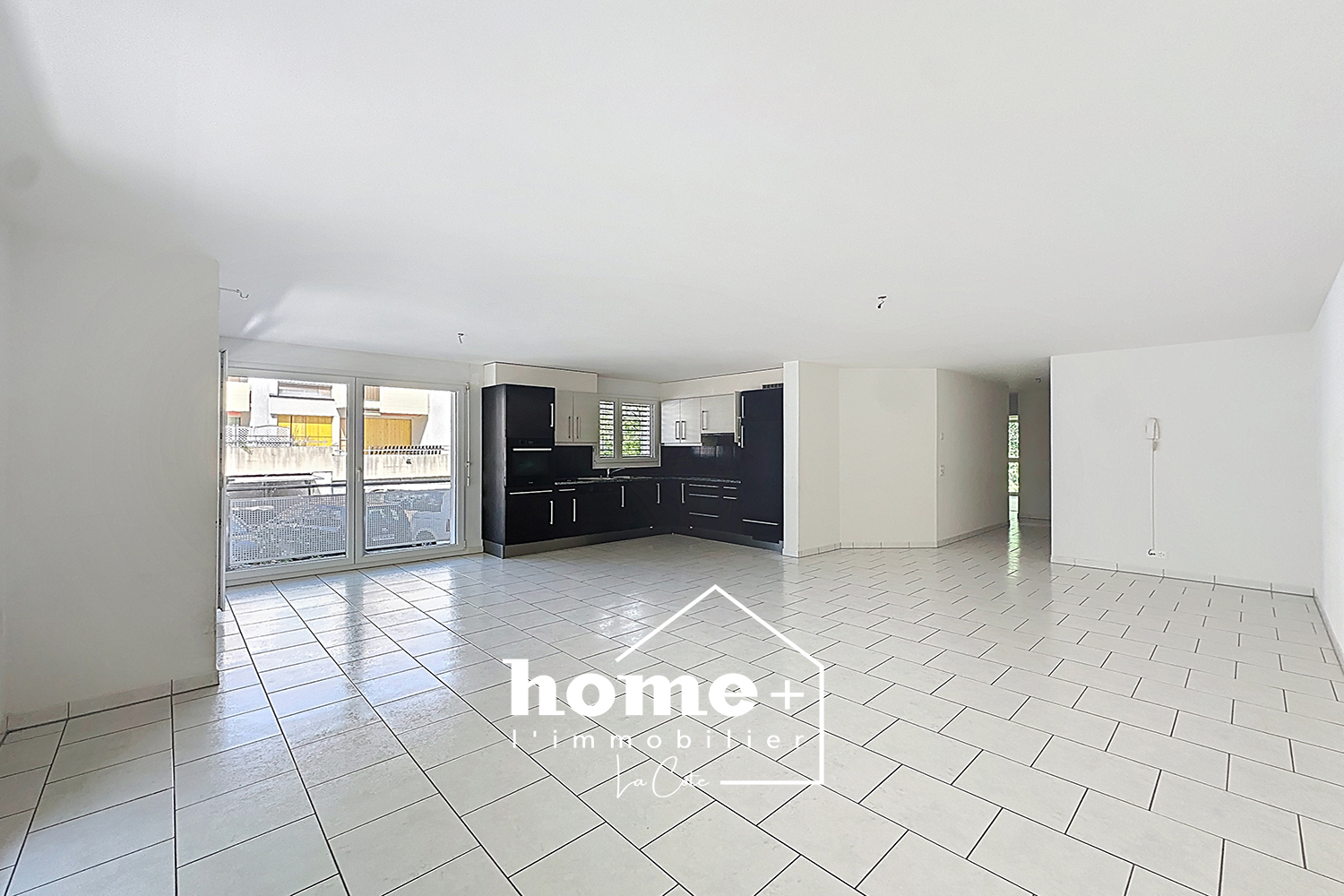 Lausanne – Spacieux appartement de 3,5 pièces avec balcon d’angle.